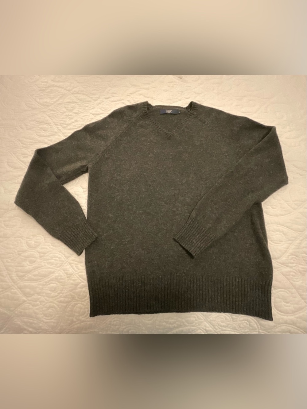 J. Crew Factory Men’s 100% Merino Wool V-Neck Sweater, Charcoal Gray, Size M